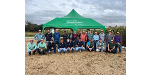 Cooperados conhecem estação de pesquisa da LongPing, em Rolândia