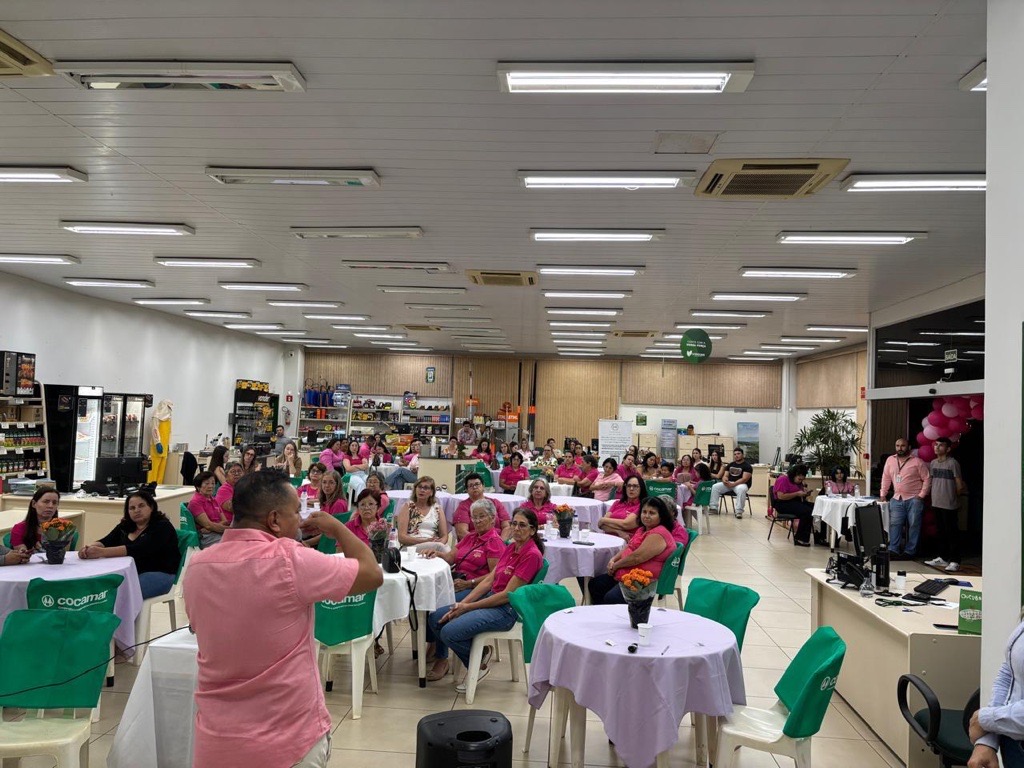 Evento com mulheres destaca o Outubro Rosa em Floresta