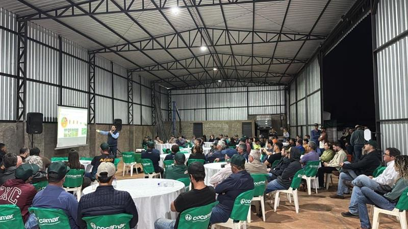 Dia de Campo sobre Laranja re&uacute;ne produtores e t&eacute;cnicos em Nova Esperan&ccedil;a
