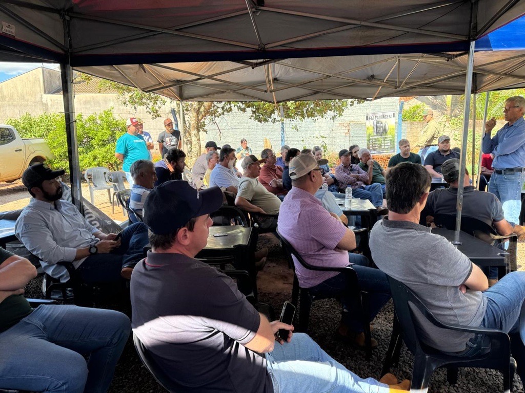 Ourizona promove Tarde de Conhecimento sobre Cons&oacute;rcio milho com braqui&aacute;ria