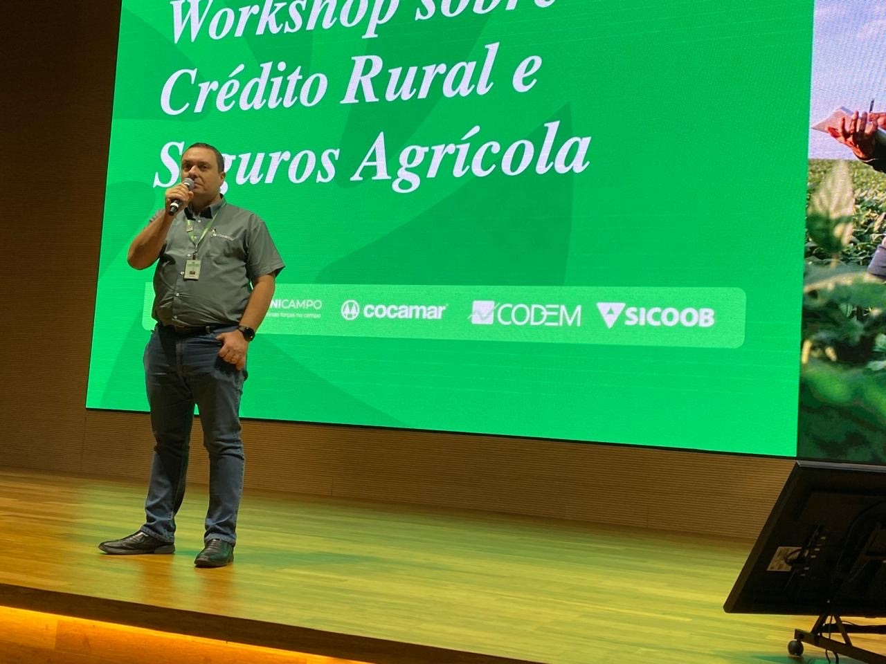 Cooperativas de Maringá promovem evento para levar informação a futuros agrônomos 