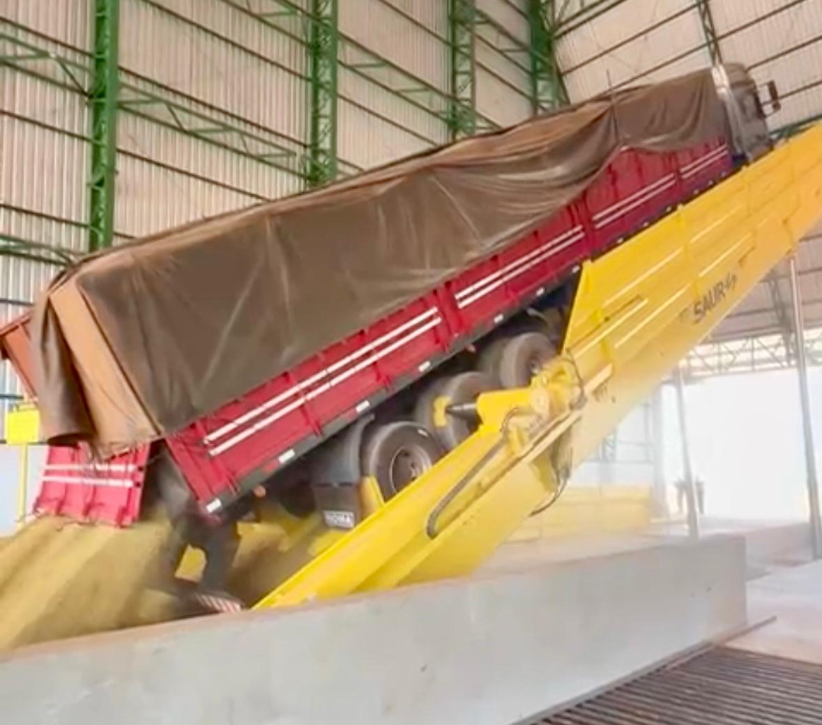 Começa a colheita em Água Boa (MT) 